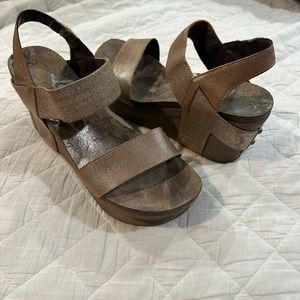 OTBT women’s wedges